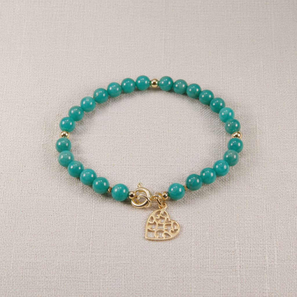 Armband mit Amazonit in Türkis und goldenem Herz-Anhänger