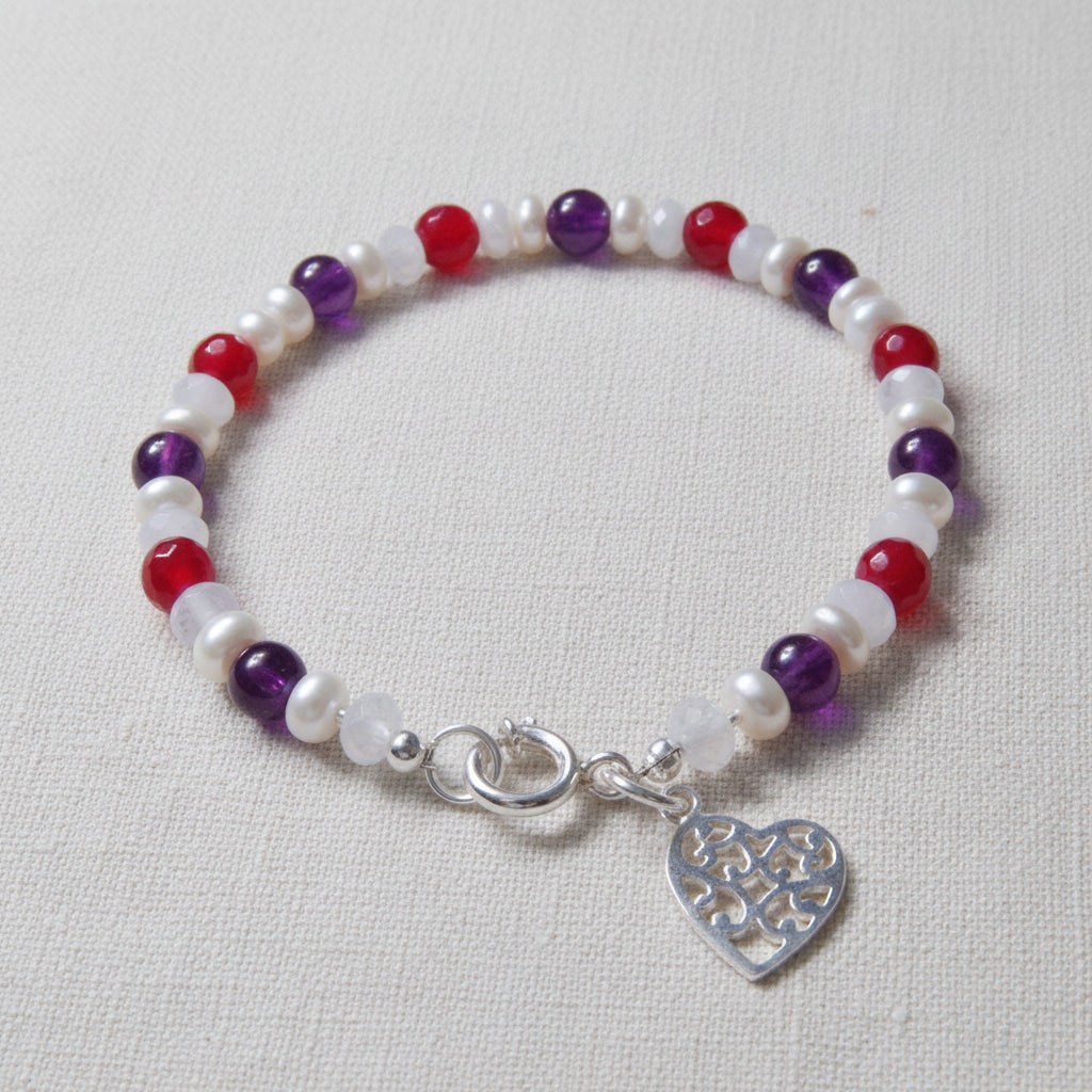 Armband mit Perlen Amethyst Jade und silbernem Herz-Anhänger