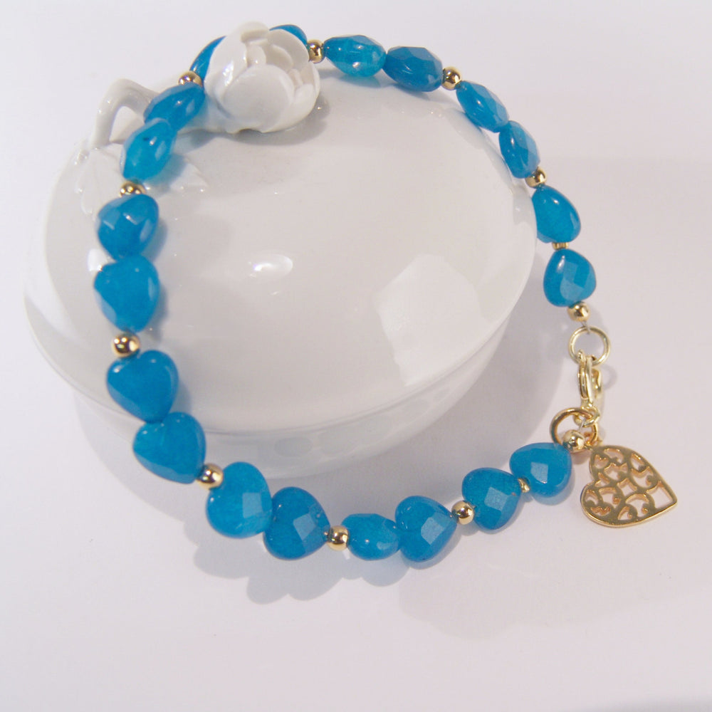 Blaues Armband aus Jade mit vergoldetem Herz-Charm