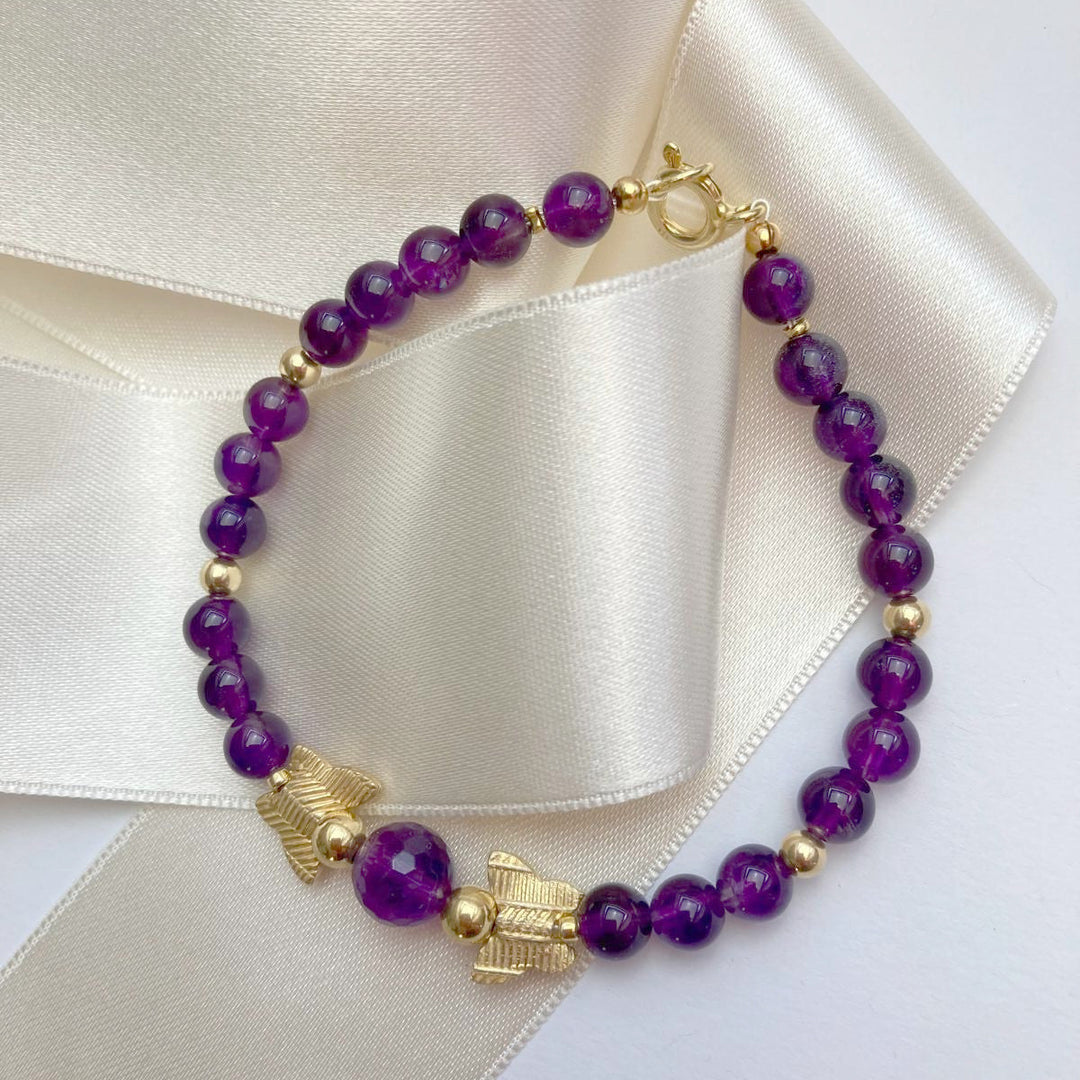 A046 Armband mit Amethyst und vergoldeten Details