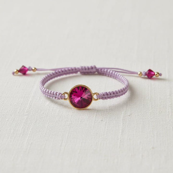 Makramee-Armband in Lila mit großem Fuchsia-Kristall