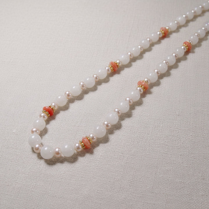 K098 Kette mit Mondstein und Koralle