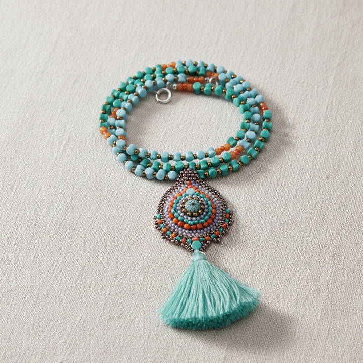 Sommerkette im Peyote Stil mit Quaste in Türkis
