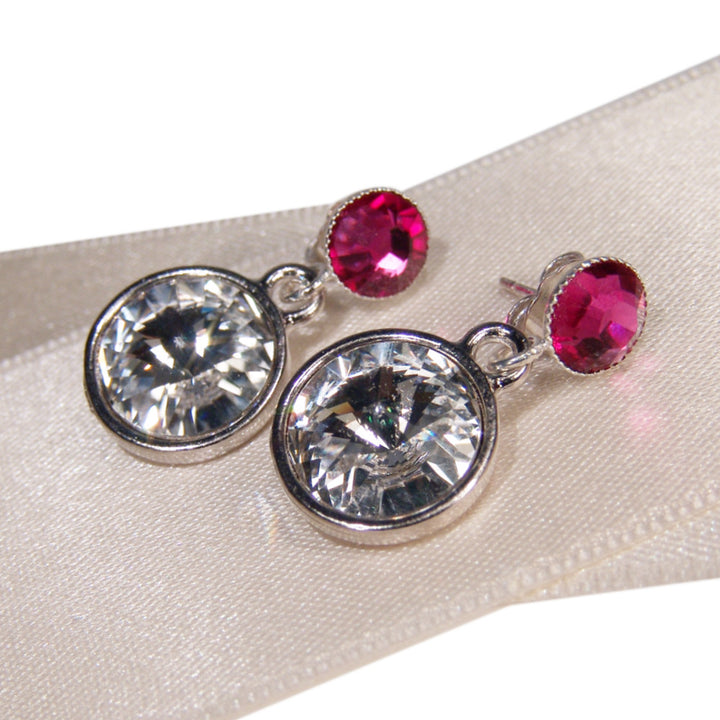 Ohrstecker Fuchsia und Kristallweiß, handgefertigt bei Perlotte Schmuck