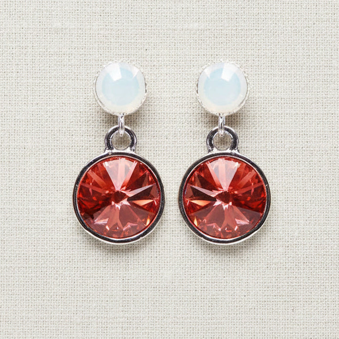 Kristall-Ohrstecker Lachs und Opalweiß mit Swarovski-Kristallen, versilbert – Perlotte Schmuck