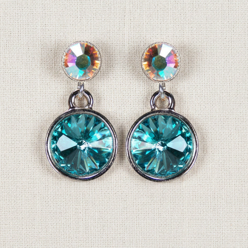 Kristall-Ohrstecker Aquamarin und Opalschimmer mit Swarovski-Kristallen, versilbert – Perlotte Schmuck