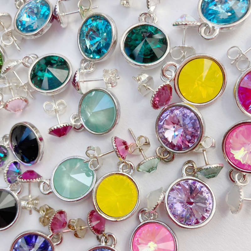 Kristall-Ohrstecker mit Swarovksi in bunten Farben versilbert