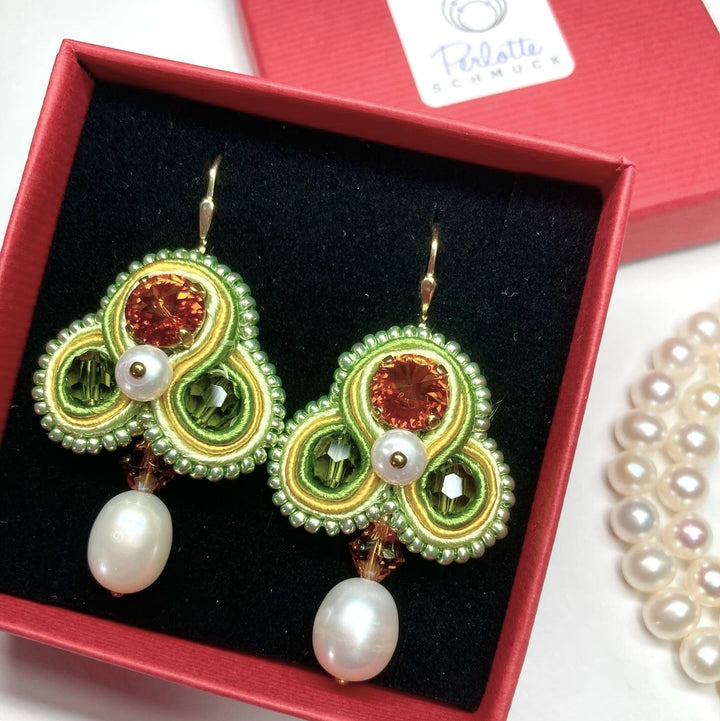 Soutache Ohrringe mit Perlen