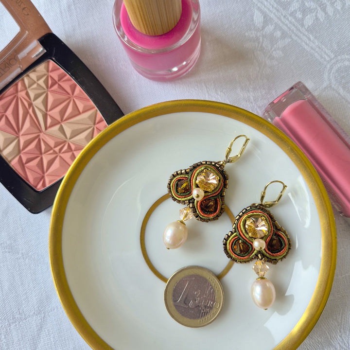 Ohrringe Soutache in Herbstfarben mit echten Perlen