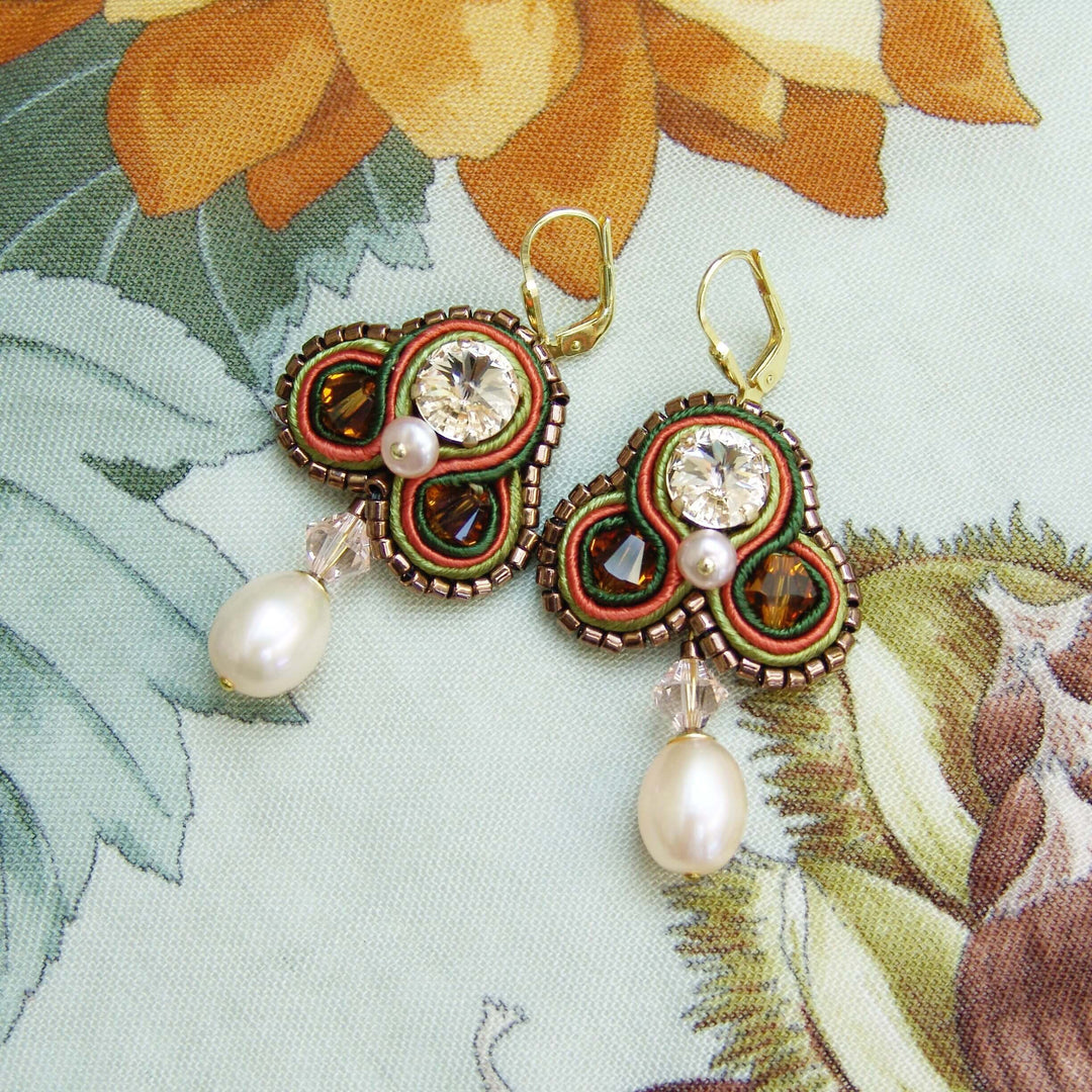 Soutache Ohrringe in Herbstfarben mit Süßewasserperlen