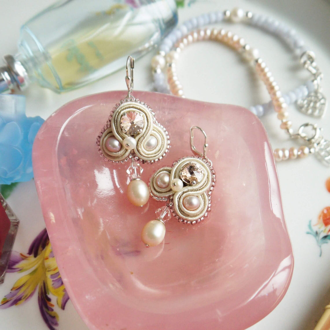 Soutache Ohrringe mit Perlen