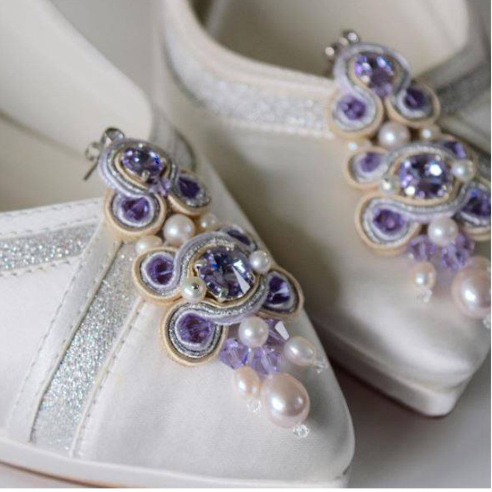 Soutache-Ohrringe mit Perlen in Violett – Anfertigung auf Anfrage
