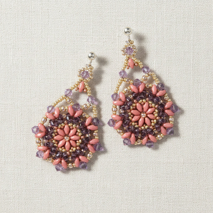Bunte Sommer-Ohrringe in Rosa und Lila mit Kristallen