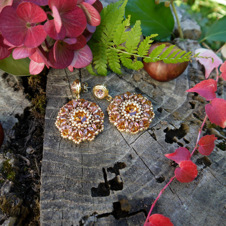 Ohrring Große Rocailles-Blume in Gold