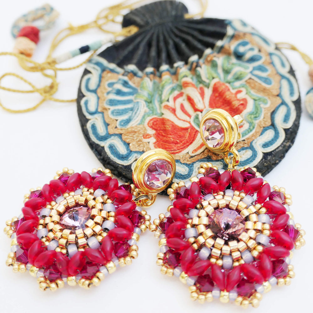 Große Blüten-Ohrringe in Rot und Gold mit Swarovski Kristallen