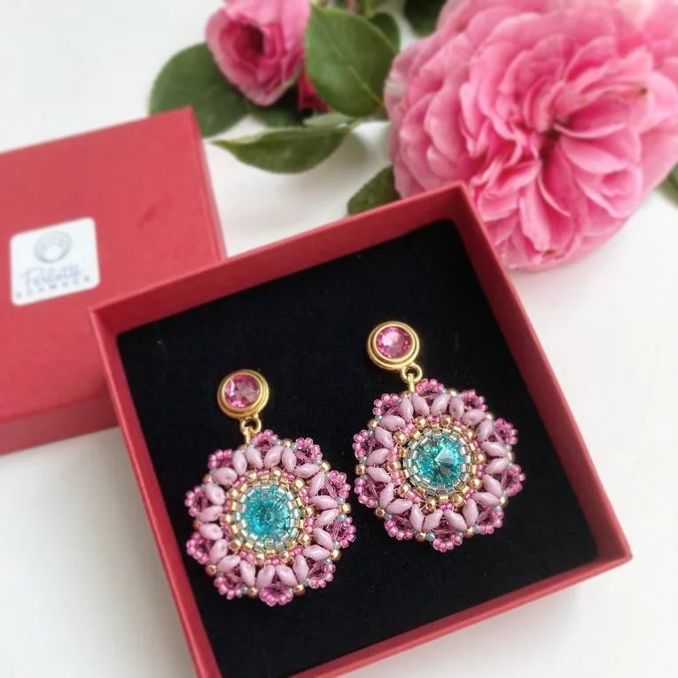 Rosa Perlenohrringe mit Swarovski Kristallen 