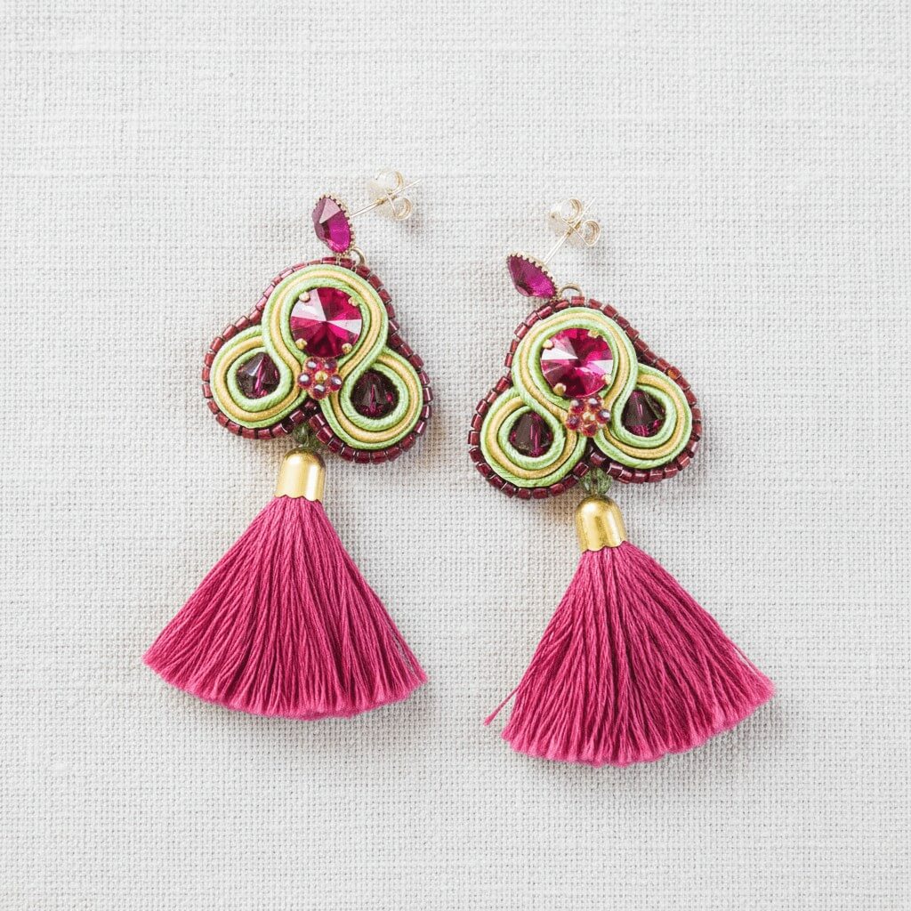 Quasten-Ohrringe aus Soutache mit Swarovski Kristallen