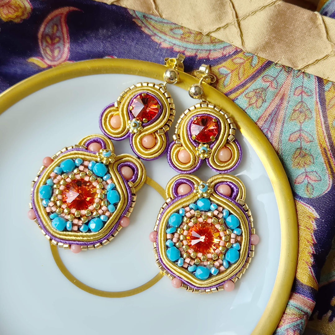 Bunte Soutache Ohrringe mit Koralle