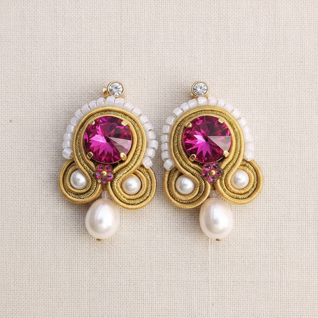 Soutache-Ohrringe Fuchsia-Weiß mit Perle