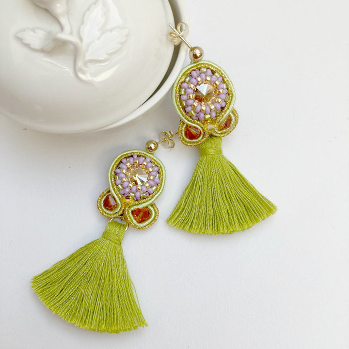 Soutache-Ohrringe mit Quaste in Lime
