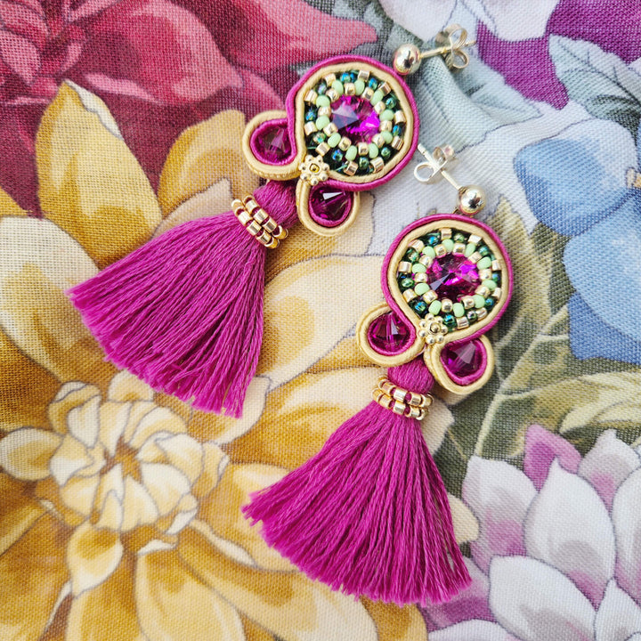 Soutache-Ohrringe mit Quaste in Bordeaux-Rot