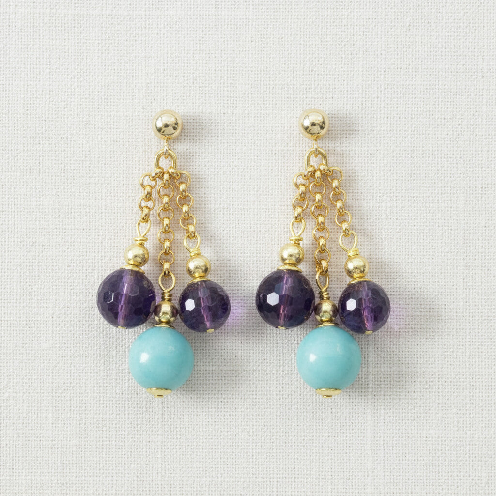 Vergoldete Edelstein-Ohrhänger mit Amethyst und Amazonit