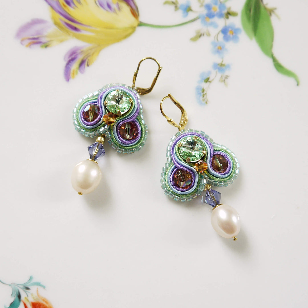 Soutache Ohrringe mit Süßwasserperlen