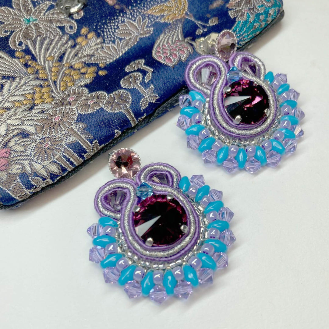 Handgefertigte Soutache-Ohrringe in Blau und Grün, Perlotte Schmuck