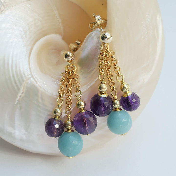 Vergoldete Edelstein-Ohrhänger mit Amethyst und Amazonit