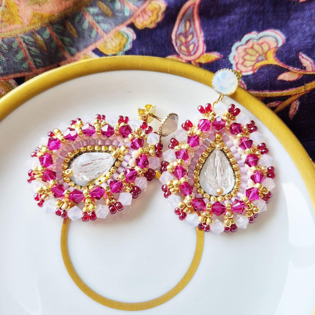 Statement Ohrringe im Bollywood-Stil in Rosa, Fuchsia und Gold