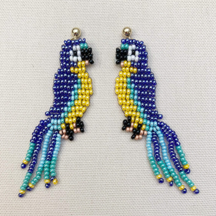 Ohrringe Papagei Blau aus Rocailles-Perlen, vergoldeter Stecker – Perlotte Schmuck