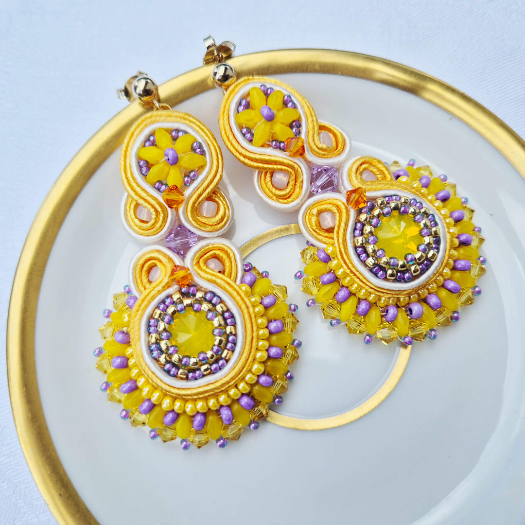 soutache-Ohrringe Gelb und Violett, handgefertigt bei Perlotte Schmuck