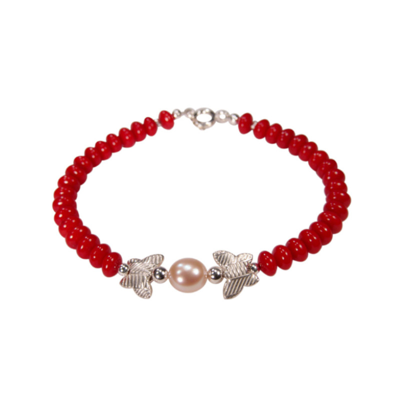 Armband mit roter Koralle und silbernen Schmetterlingen