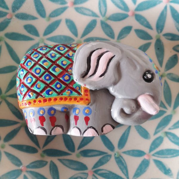 Kleiner Elefant von Hand bemalt - Grau-grün- E03