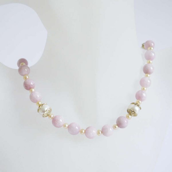 Kette mit rosa Kunzit, Perlen und Silber