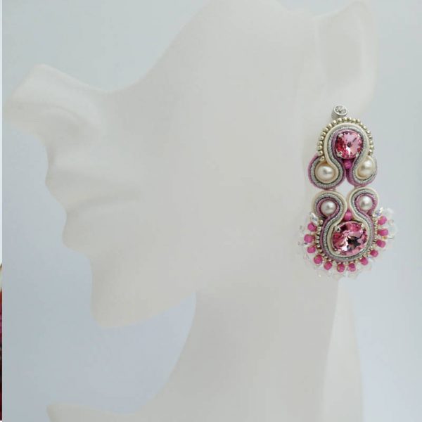 Rosa Soutache Ohrringe mit Perlen