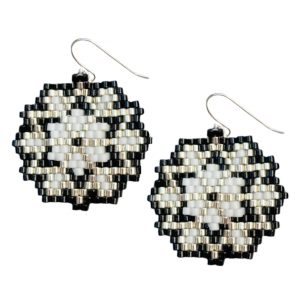 Ohrringe in Sternform aus Rocaillesperlen in schwarz