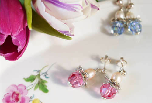 Romantische Ohrringe in Blütenform
