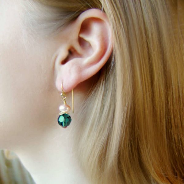 Ohrhänger mit Perle und Kristall in Russischgrün