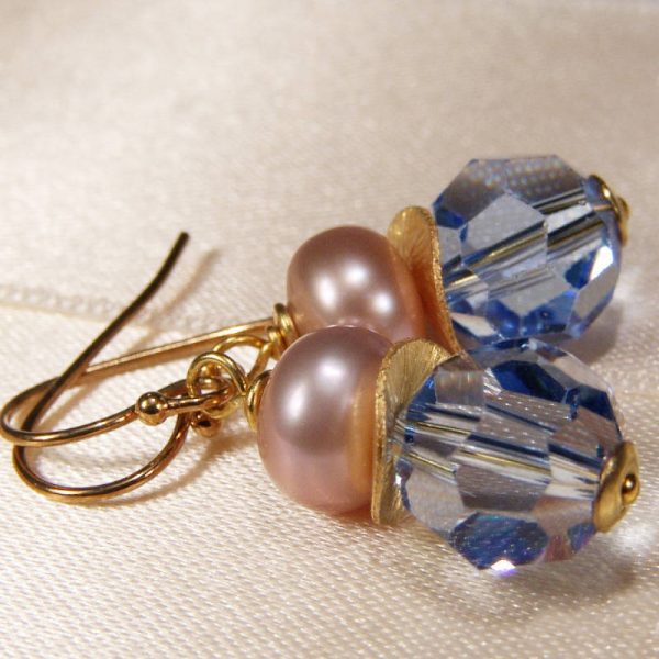 Ohrhänger mit Perle und Kristall in Hellblau